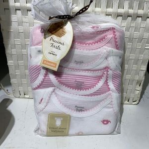 Carter’s 4-piece set
